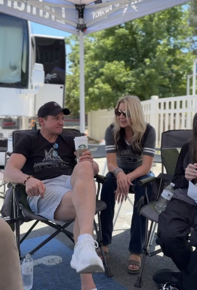 Jeremy Renner and Christina Stoever Young chat over coffee.